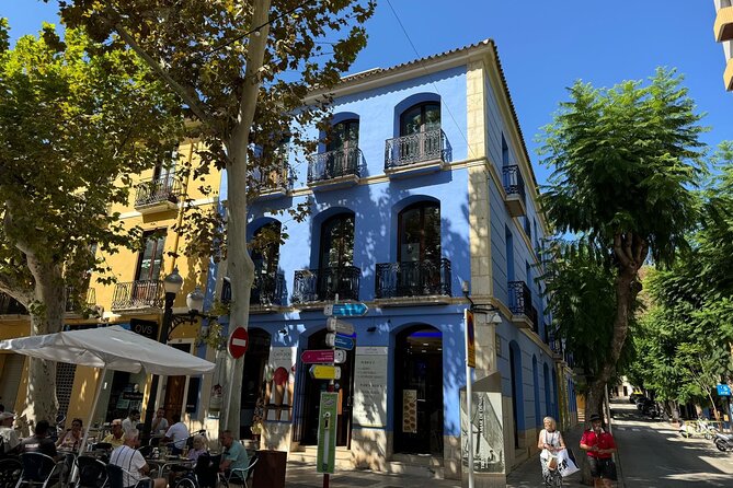 From Albir, Benidorm & Calpe: Denia & Mediterranean Gardens Trip - The guide, group size, and overall pace