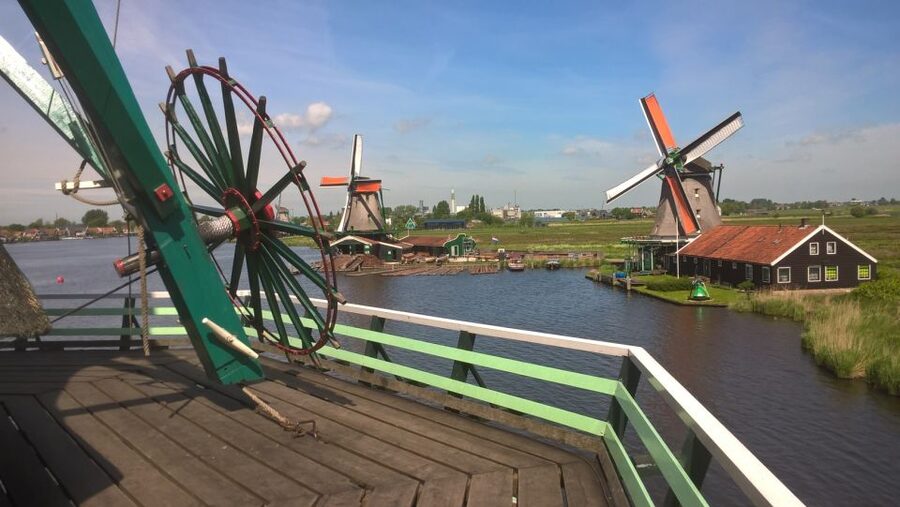 From Amsterdam: Keukenhof and Zaanse Schans Small Group Tour - Key points at a glance