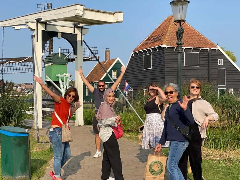 From Amsterdam: Keukenhof Tulips, Windmills & Volendam - Zaanse Schans in the Late Afternoon