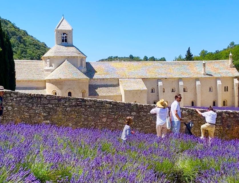 From Avignon: Lavender fields and villages in the Luberon - Roussillon and the ochre hills