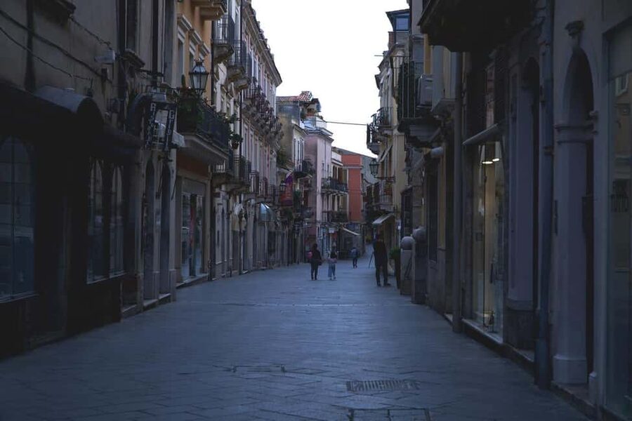 From Catania: Day Trip to Giardini Naxos and Taormina - Taormina and 90 minutes on Corso Umberto