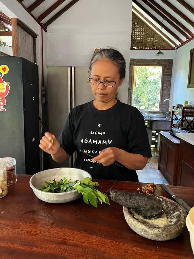 From Garden to Table: Indonesian Cooking Class in Yogyakarta - Sitting down to the meal you made