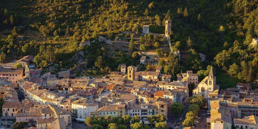 From Nice: Verdon Gorges & Lavender Fields Tour & Transport - Coffee and a pause in Castellane