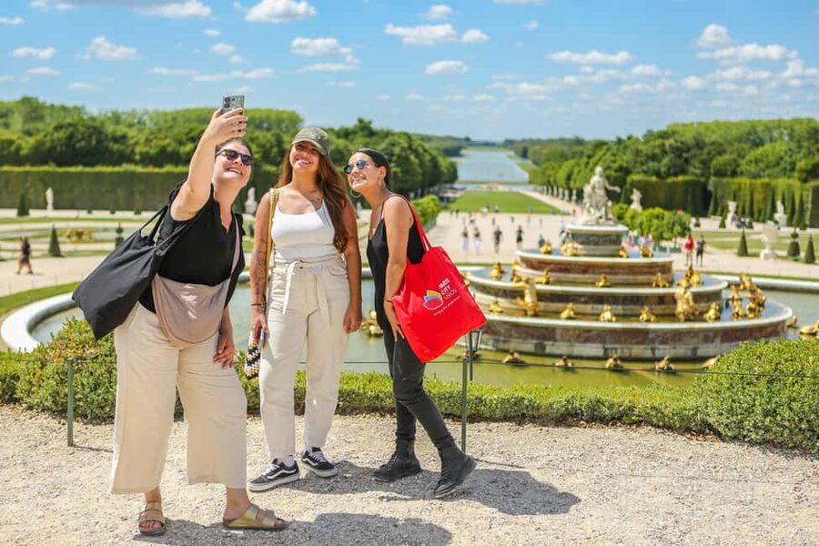 From Paris: Day Trip to Giverny & Versailles with Lunch - Who will enjoy this day trip?