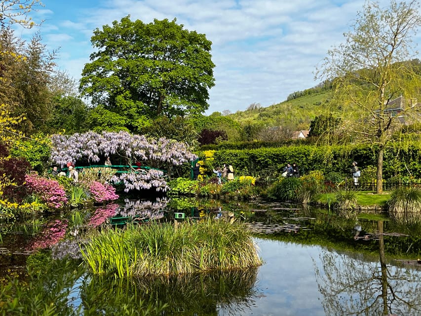 From Paris: Full day in Giverny & Versailles - Private Tour - Leaving Paris in a private Jeep or SUV