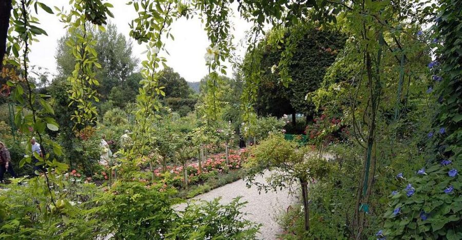 From Paris: Giverny and Monet's Home Day Trip - Key points to know before booking