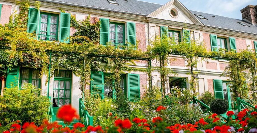 From Paris: Giverny and Versailles Palace Guided Day Trip - Entering Versailles with a guided palace visit