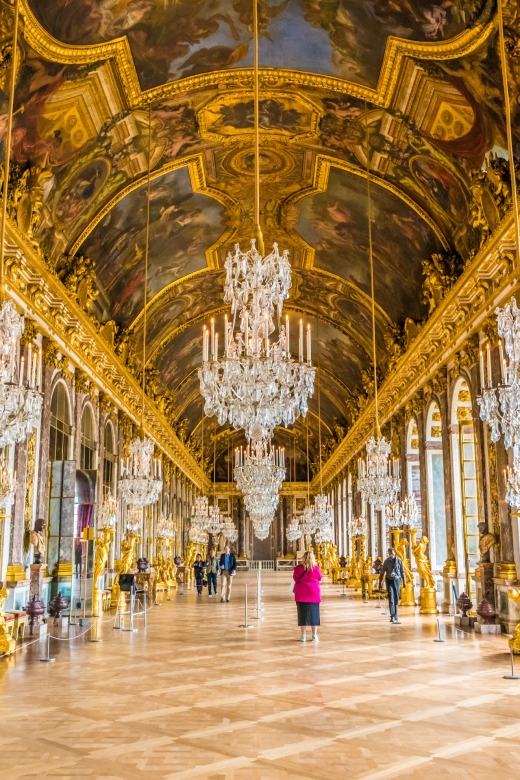 From Paris: Giverny and Versailles Palace Guided Day Trip - Two hours in the formal gardens
