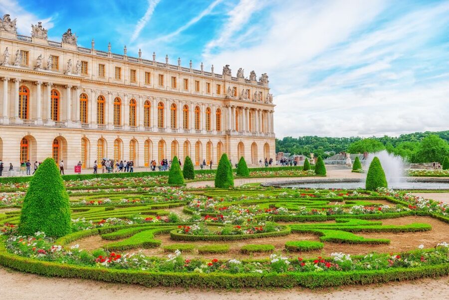 From Paris: Giverny and Versailles Palace Guided Day Trip - Meeting in Paris and settling into the coach