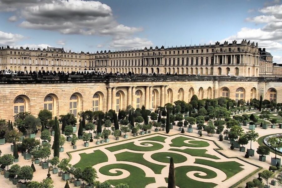 From Paris: Giverny and Versailles Private Full-Day Trip - Versailles: royal rooms and controlled spectacle