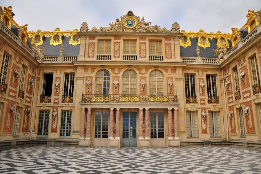 From Paris: Giverny and Versailles Private Full-Day Trip - What the guide adds to the day