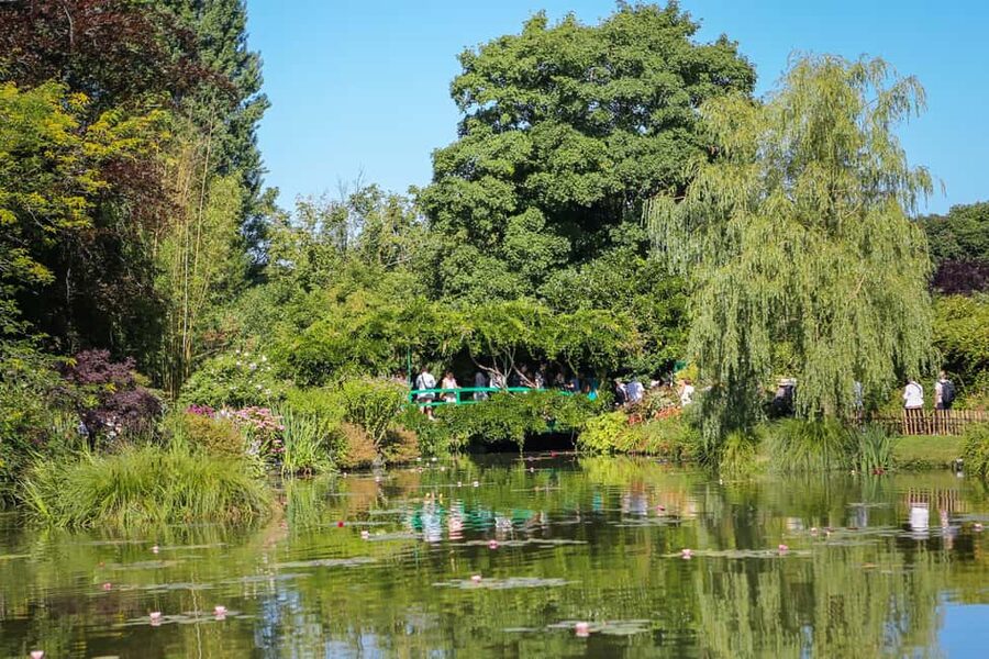 From Paris: Giverny Day Trip with Audio Guide or Live Guide - Entering Monet’s house and gardens