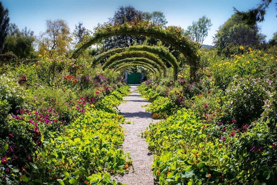 From Paris: Giverny Monet’s House & Gardens Half-Day Tour - Practical advice for a better visit