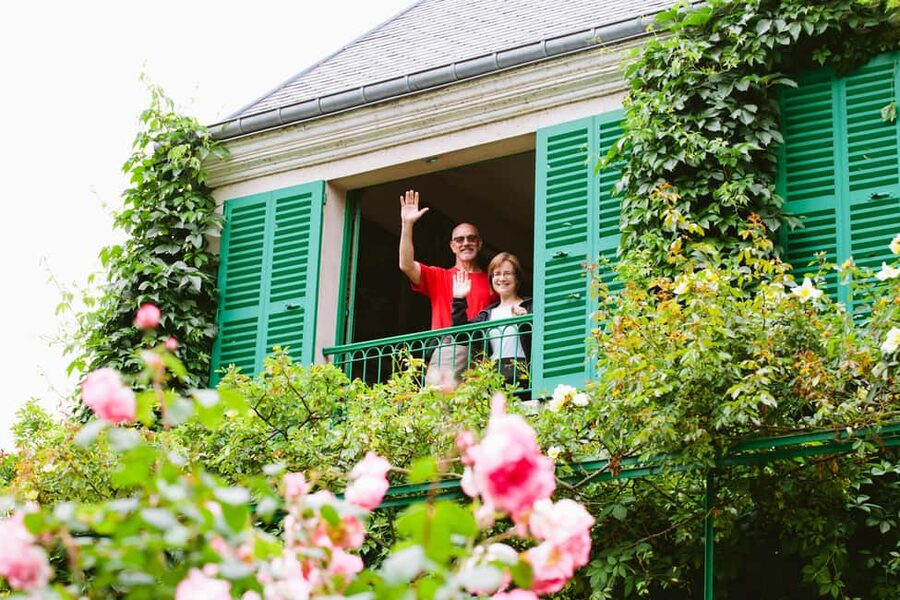 From Paris: Monet Garden & Giverny Bike Tour and Picnic Stop - A picnic beside the Seine