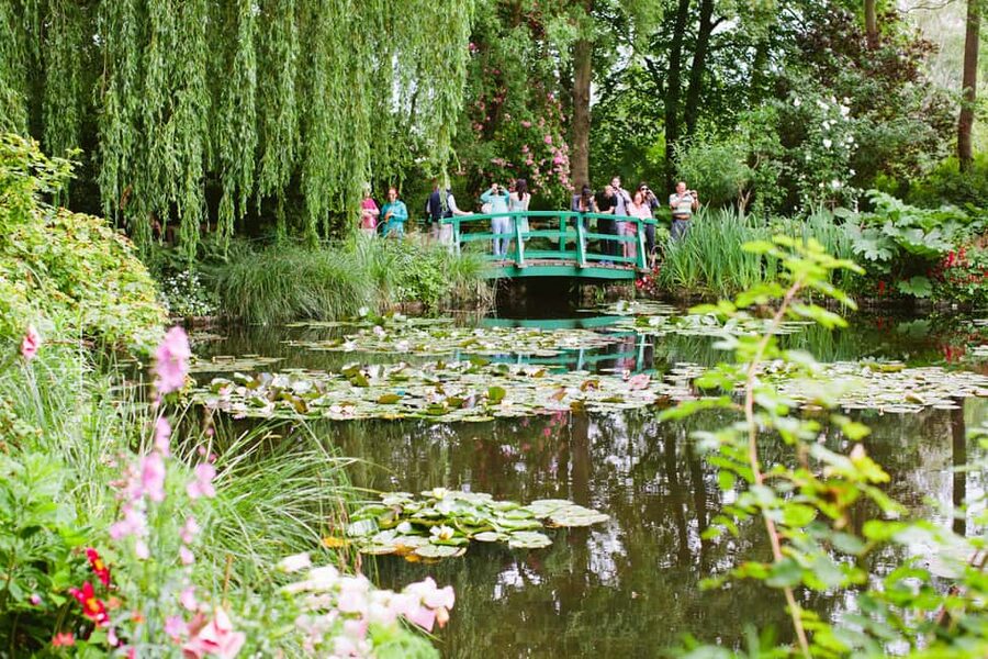 From Paris: Monet Garden & Giverny Bike Tour and Picnic Stop - Vernon’s market is part of the meal