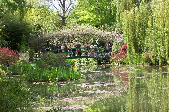 From Paris: Monet Gardens & Giverny Bike Tour with Picnic Stop - The bus from Paris to Vernon