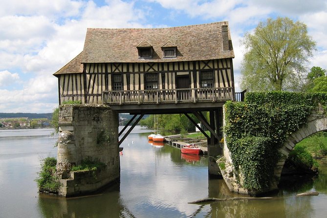 From Paris: Monet Gardens & Giverny Bike Tour with Picnic Stop - Shopping for a picnic in Vernon