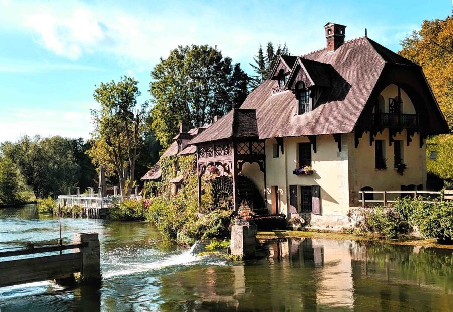 From Paris: Monet Impressionism Tour to Giverny by Minibus - How much value do you get for $1,651?
