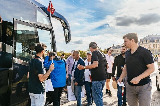 From Paris : Palace of Versailles and Gardens by Bus - Meeting point, bus timing, and the return trip