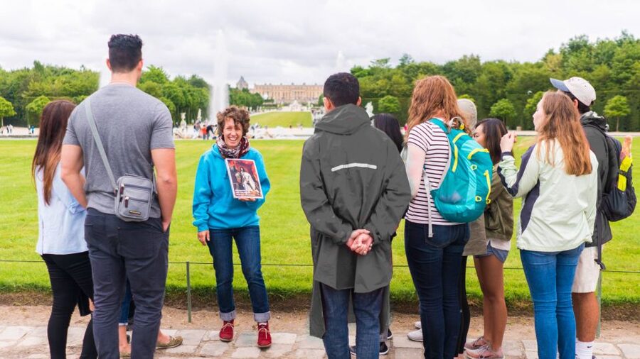From Paris: Versailles and Giverny Full-Day Trip - Lunch near Versailles: keep it simple