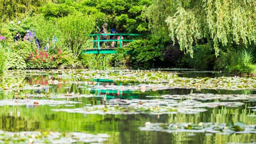 From Paris: Versailles and Giverny Full-Day Trip - Giverny: Monet’s house and gardens before the crowds