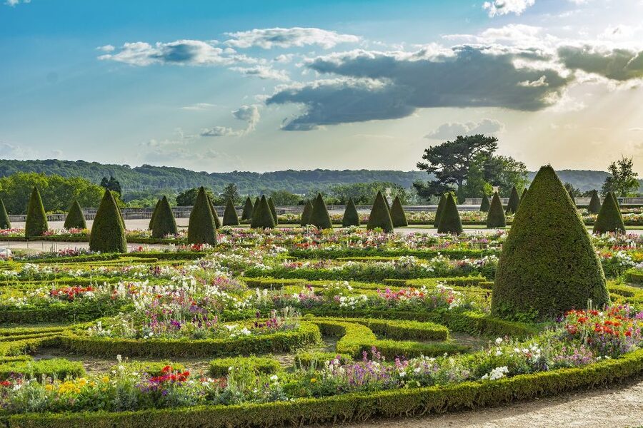 From Paris: Versailles Palace and Gardens Guided Experience - What the two-hour garden tour covers