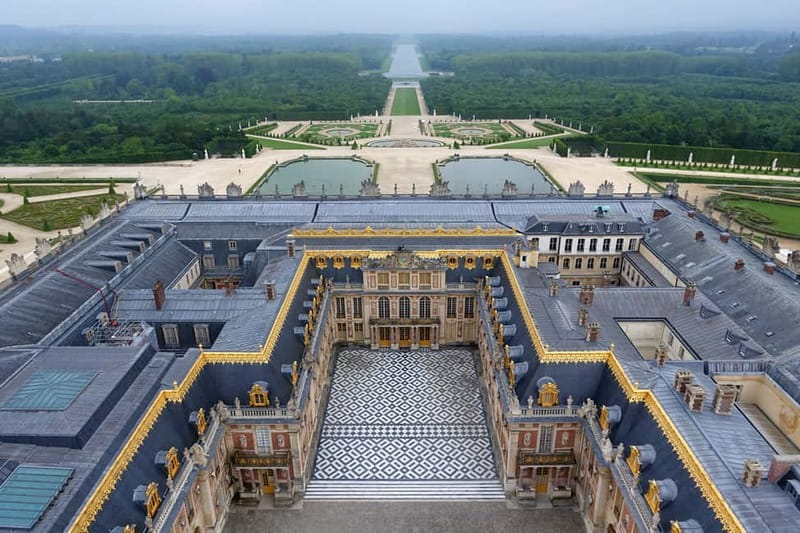 From Paris: Versailles Palace and Gardens with Transfer - Using the audio guide without losing time