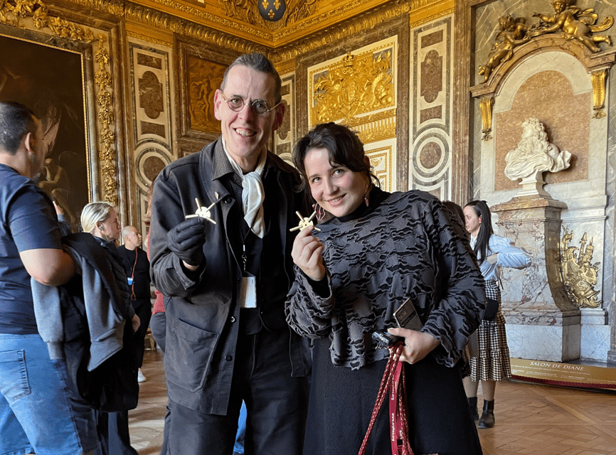 From Paris: Versailles Palace & Garden with Golf Cart - Entering the Royal Courtyard