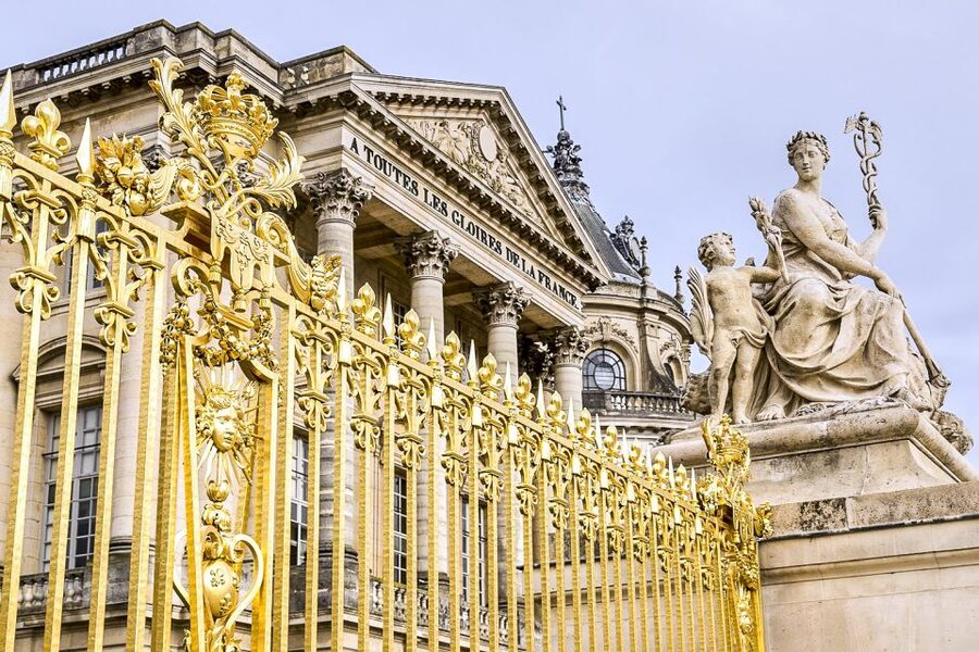 From Paris: Versailles Palace & Gardens with Transportation - Crowds, weather, and walking