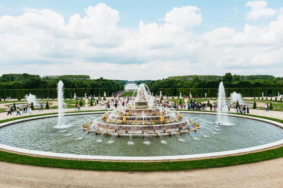 From Paris: Versailles Palace Guided Tour & Gardens Access - Who should book this Versailles tour?