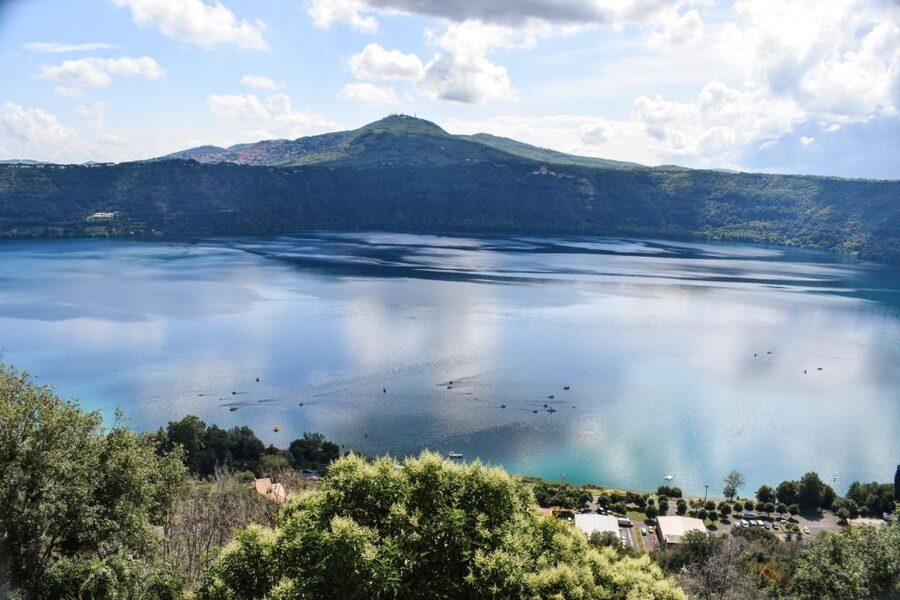 From Rome: Castel Gandolfo and Gardens Day Trip - Why Castel Gandolfo makes a good escape from Rome