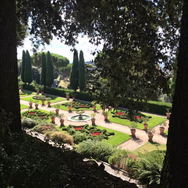 From Rome: Castel Gandolfo and Gardens Day Trip - Entering the Apostolic Palace at Castel Gandolfo