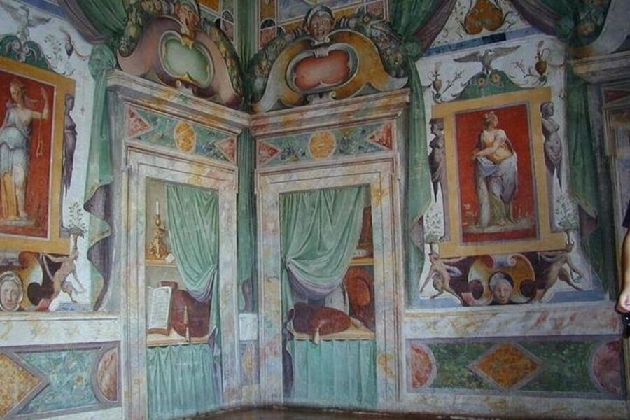 From Rome: Tivoli Gardens & Hadrian's Villa Guided Day Tour - Lunch in the countryside, with the bill separate