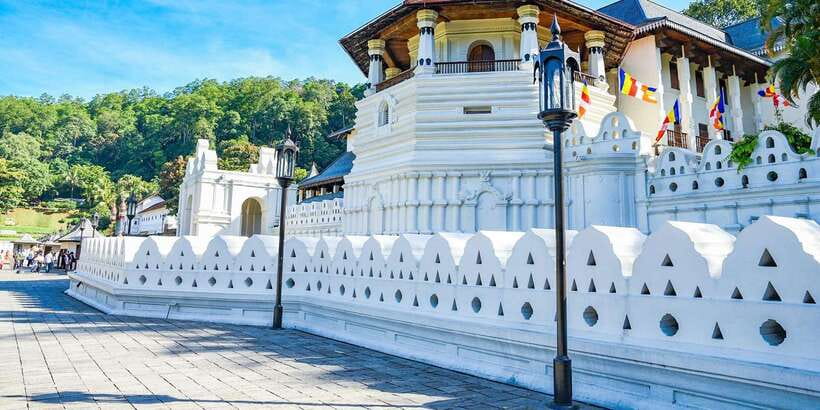 From Sigiriya: Kandy Transfer with Dambulla and Spice Garden - Dambulla turns a transfer into a cultural stop