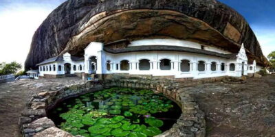 From Sigiriya: Kandy Transfer with Dambulla and Spice Garden