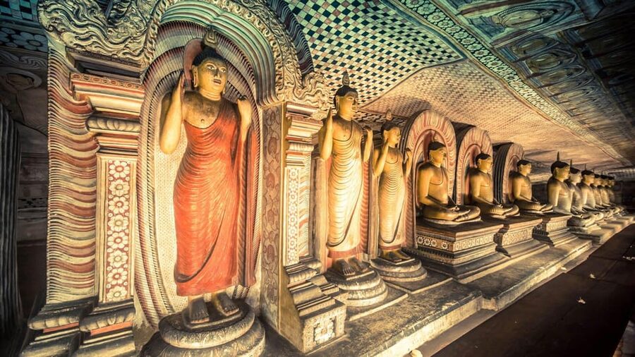 From Sigiriya: Kandy Transfer with Dambulla and Spice Garden - Arriving in Kandy with time to explore