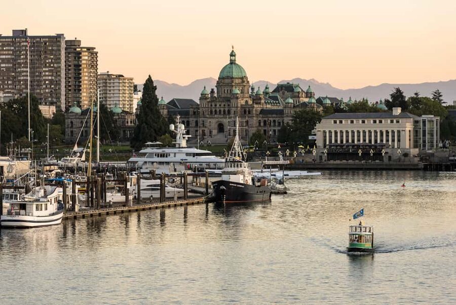 From Vancouver: Victoria, BC Ferry, Butchart Gardens Tour - Meeting at Yaohan Centre before sunrise