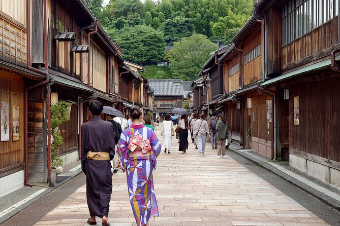 Full-Day Tour from Kanazawa: Samurai, Matcha, Gardens and Geisha - Kenrokuen Garden and the art of a Japanese garden