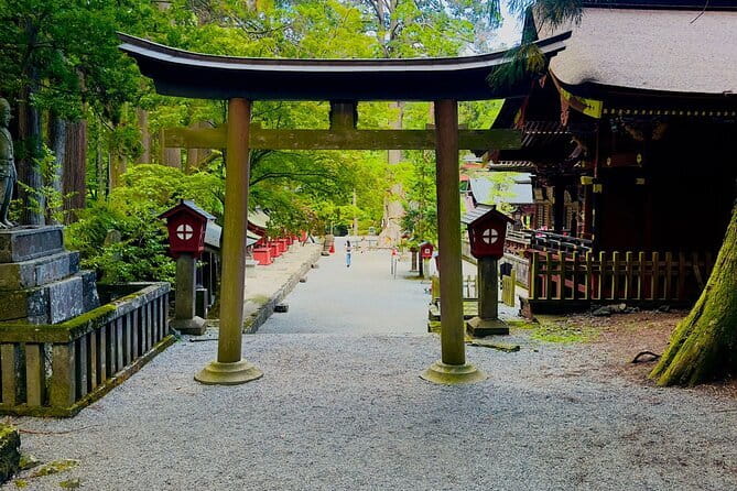 Full Guided Mt. Fuji & Shiba-Sakura Festival One Day Pvt.Tour - Chureito Pagoda and the classic Fuji view