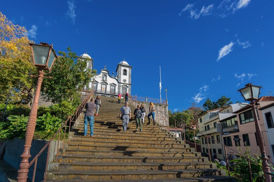 Funchal: Monte Tropical Garden & Toboggan Ride by Tuk Tuk - Who should book this experience
