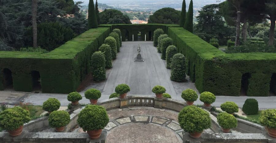 Gandolfo: Castel Gandolfo Papal Villa Gardens Minibus Tour - Why the Papal Gardens are worth your time