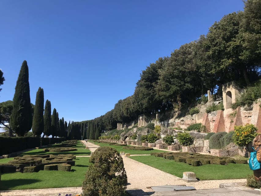 Gandolfo: Castel Gandolfo Papal Villa Gardens Minibus Tour - What the audio guide adds