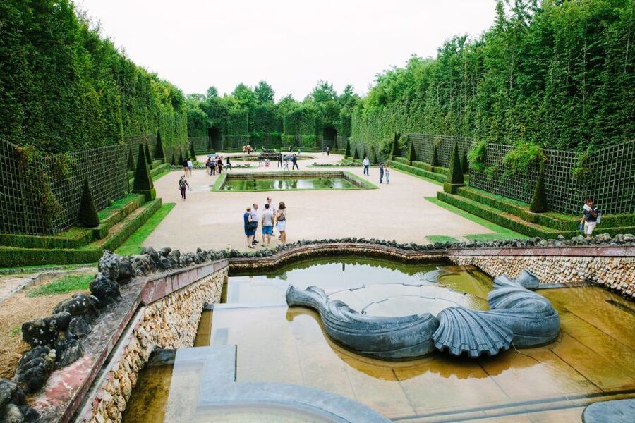 Gardens of Versailles Walking Tour & Palace Entry - Groves, fountains, and the stories behind the design
