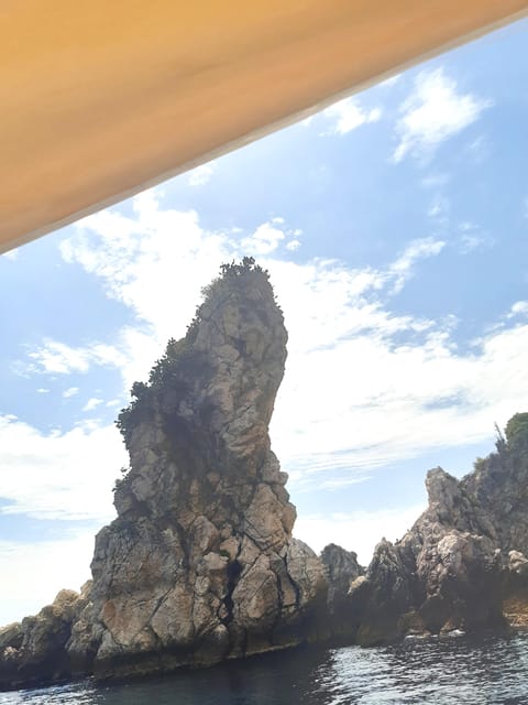 Giardini Naxos: Isola Bella and Grottos Cruise with Aperitif - When to book, and when to skip it