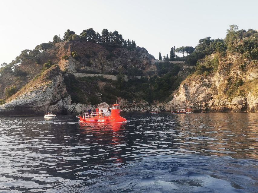 Giardini Naxos: Semi-Submarine Tour to Isola Bella - Comfort, space, and accessibility