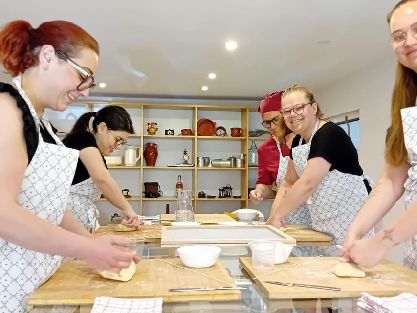 Giardini Naxos, Taormina: Food Class & Sicilian Tasting - What the three-hour schedule feels like