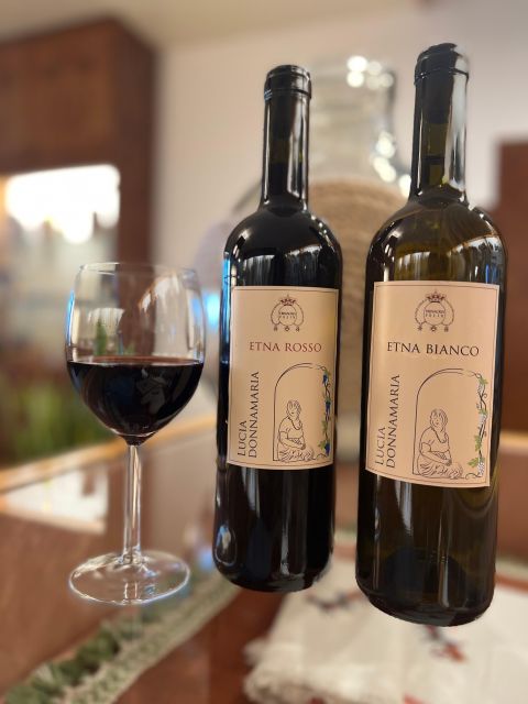 Giardini Naxos, Taormina: Sicilian Tasting Oil Wine Product - Why the six-person limit matters