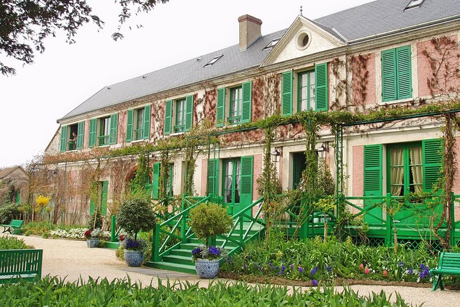 Giverny and Monet's Garden Half-Day Trip from Paris - Crowds, weather, and the right season
