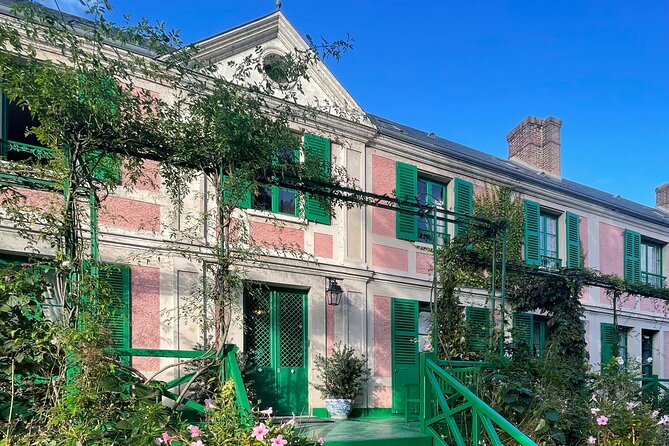 Giverny and Versailles Day Tour in a very small groupe from Paris - Giverny: Monet’s house and gardens