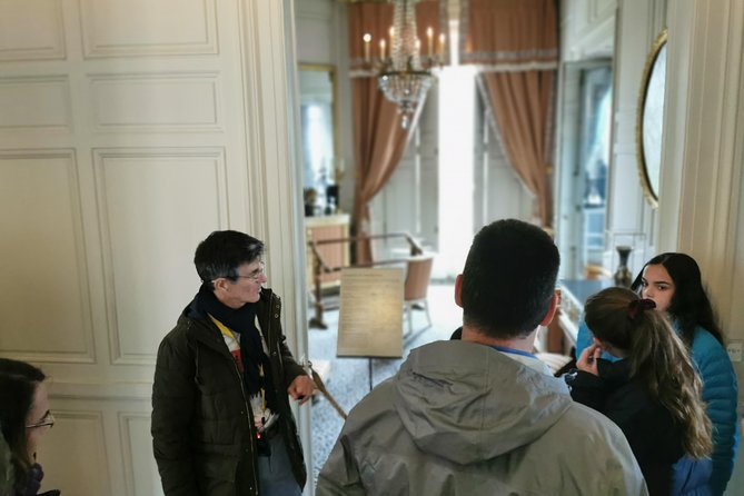 Giverny and Versailles Full-Day Private Guided Tour with Hotel Pickup - Lunch, villages, and the value of flexibility